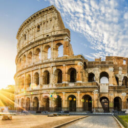 Koloseum v Římě při východu slunce